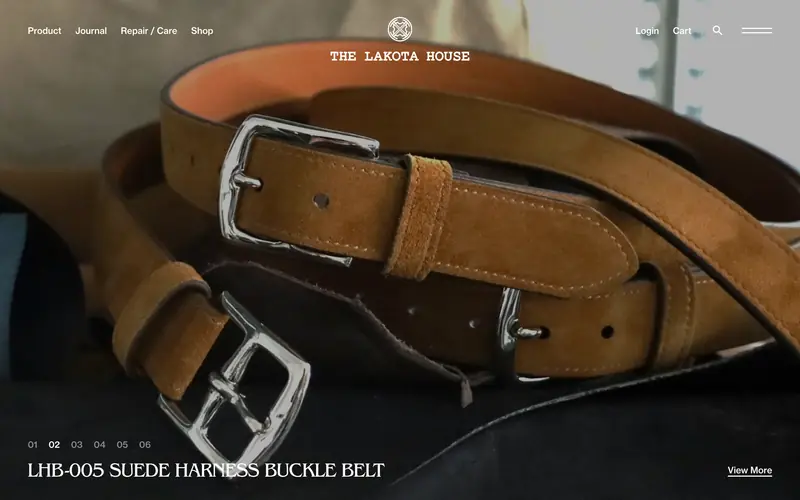The Lakota House 웹사이트 데스크톱 화면 스크린샷 — 3D, 에디토리얼 스타일