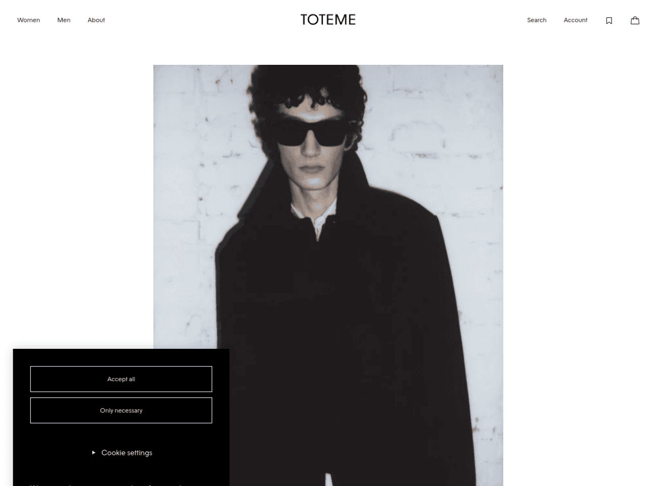 Toteme 웹사이트 데스크톱 화면 스크린샷 — 미니멀, 모노크롬 스타일