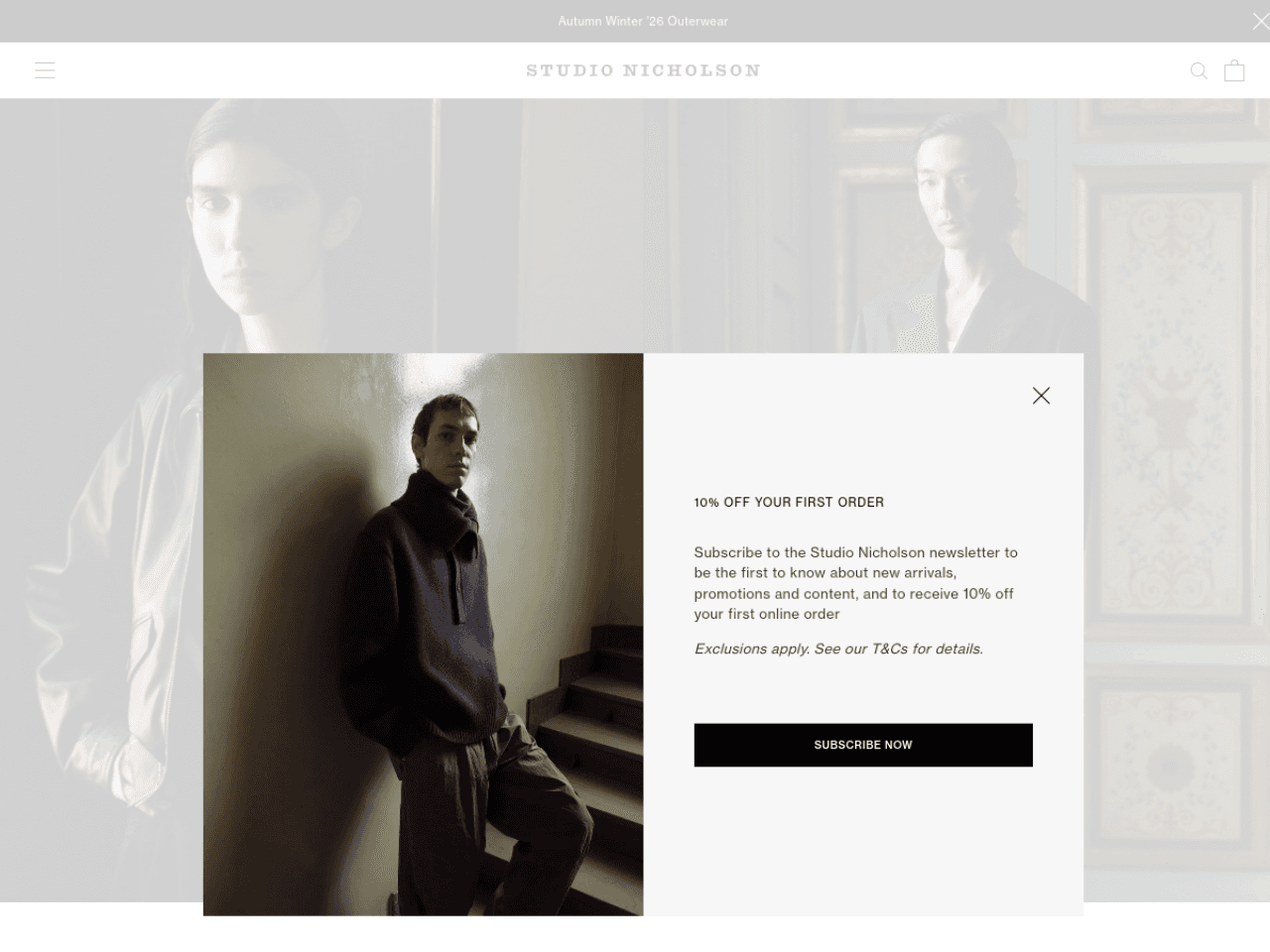 Studio Nicholson 웹사이트 데스크톱 화면 스크린샷 — 미니멀, 타이포그래피 스타일